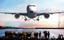 Из крупнейшего аэропорта мира отправился первый самолет (видео)