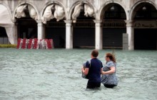 Венеція пішла під воду: з'явилися яскраві фото наслідків негоди в Італії