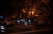 У Києві внаслідок масштабної пожежі згоріли СТО та хостел (фото, відео)