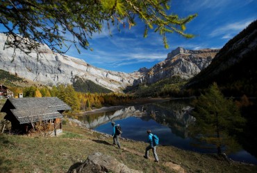 Швейцария приостановила упрощенный визовый режим с Россией