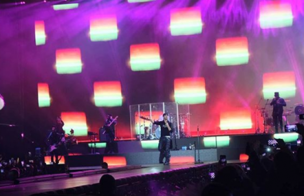 Танцы до упаду и поцелуй с фанаткой: как прошел большой концерт Энрике Иглесиаса в Киеве (фото, видео)