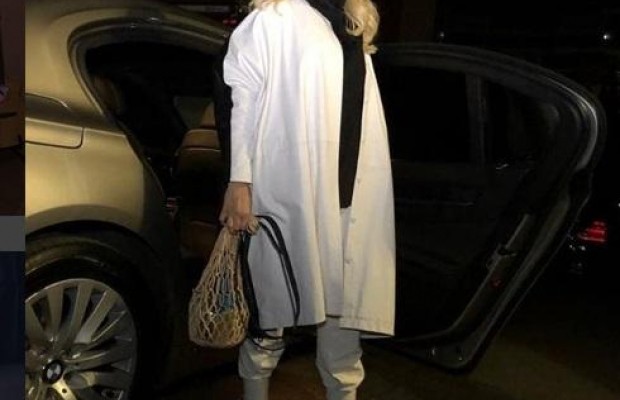 Скандальна українська співачка-втікачка до РФ повернулася в Україну - вийшла у світ "на копитах" (фото)