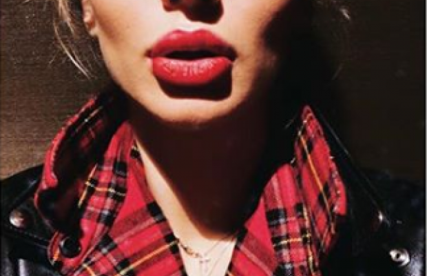 "Як після підтяжки": в мережі розкритикували фото Лободи з відкритим ротом