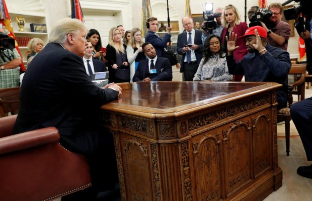 Репер Каньє Уест зустрівся з Трампом (фоторепортаж)