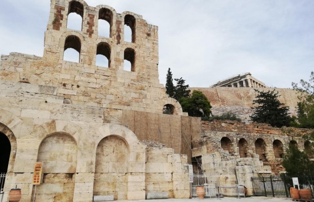 Греция будет штрафовать путешественников на €5 тисяч за невыполнение условий карантина