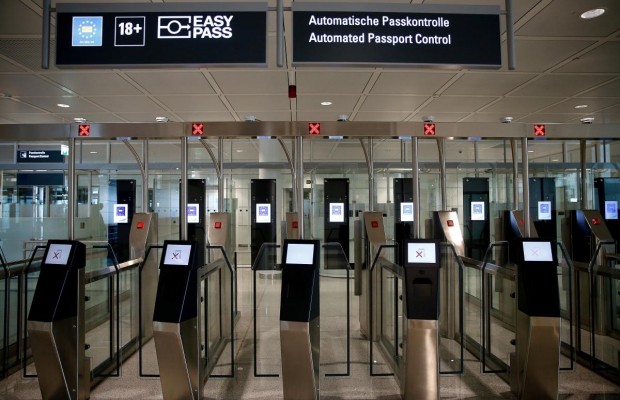 Туристов на границе с ЕС  будет встречать искусственный интеллект, который сможет выявлять обман