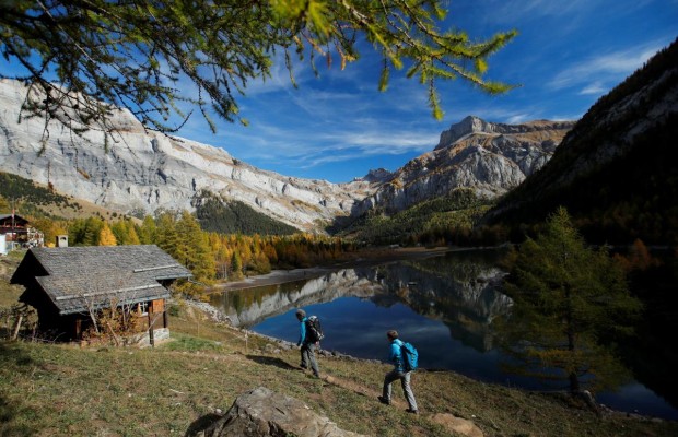 Швейцария приостановила упрощенный визовый режим с Россией