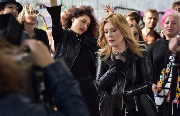 "Совсем девчонка": Пугачева поразила внешним видом на съемках клипа (фото)