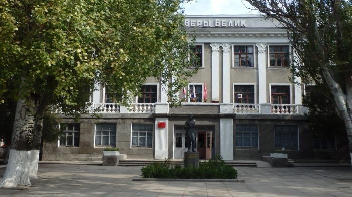 Школа №17 находится на улице Войкова рядом с керченским политехническим колледжем / Фото Керчь.ФМ Школа №17 находится на улице Войкова рядом с керченским политехническим колледжем / Фото Керчь.ФМ