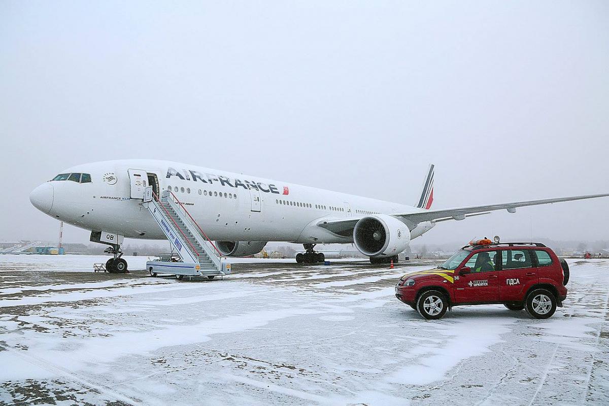 У російському Іркутську зламалися два "Боїнга" авіакомпанії Air France / фото facebook.com/iktport У російському Іркутську зламалися два "Боїнга" авіакомпанії Air France / фото facebook.com/iktport