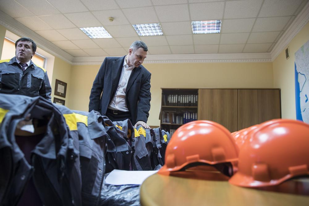 Кличко: на Дарницькій ТЕЦ встановили фільтр, що в 30 разів знижує шкідливі викиди у повітря / kiev.klichko.org Кличко: на Дарницькій ТЕЦ встановили фільтр, що в 30 разів знижує шкідливі викиди у повітря / kiev.klichko.org