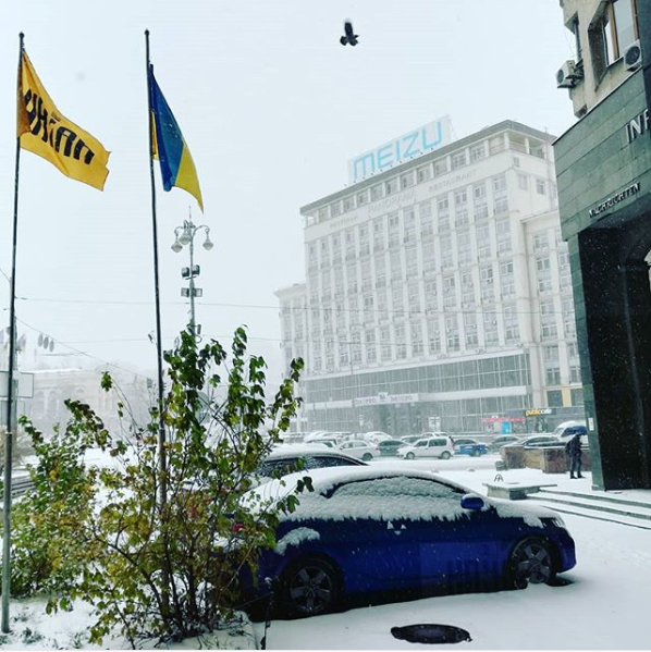 В Киеве выпал первый в этом сезоне снег / фото instagram.com/marinvogel