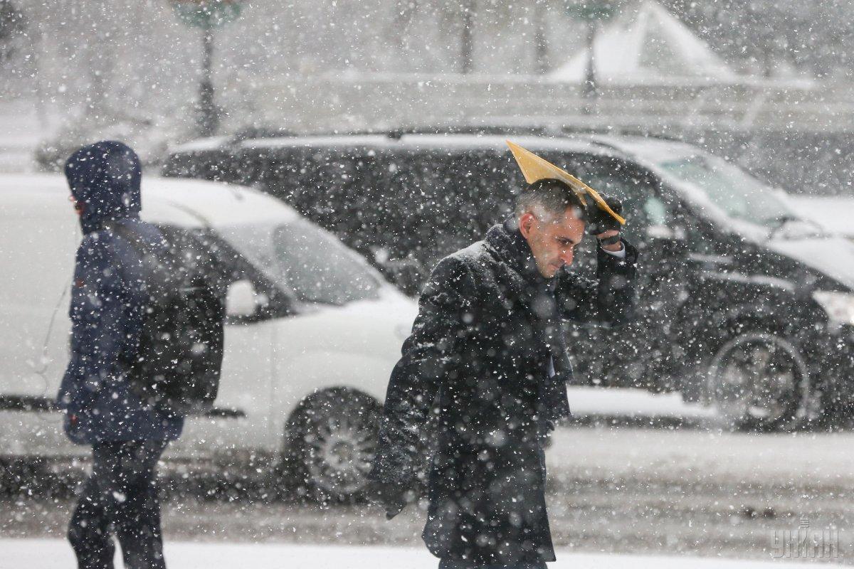 15 февраля в Украине навалило снега / фото УНИАН 15 февраля в Украине навалило снега / фото УНИАН