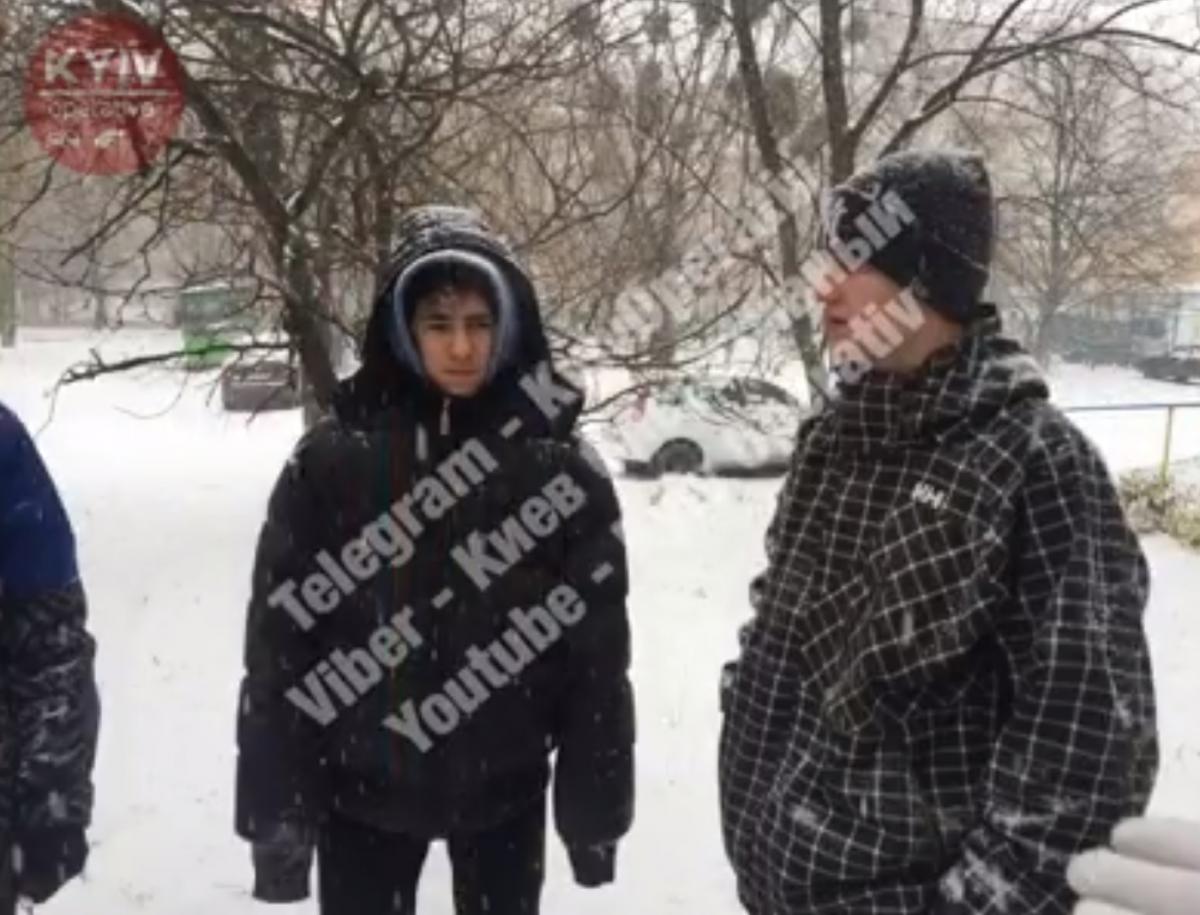 Происшествие случилось в переулке Квитневом Подольского района Киева / скриншот Происшествие случилось в переулке Квитневом Подольского района Киева / скриншот