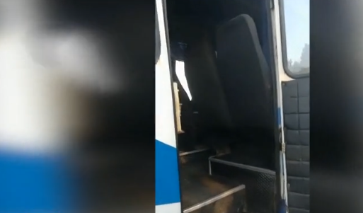 Женщина выпала из маршрутки / Скриншот
