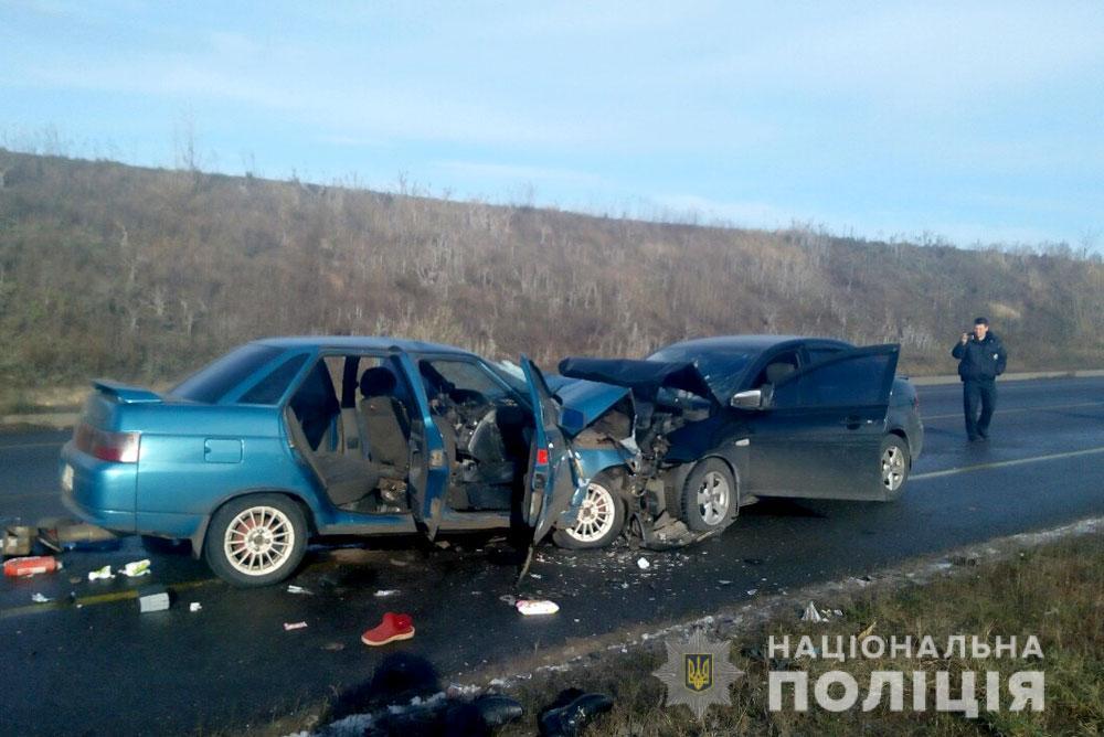 На Полтавщині у лобовій ДТП загинула людина / фото pl.npu.gov.ua На Полтавщині у лобовій ДТП загинула людина / фото pl.npu.gov.ua