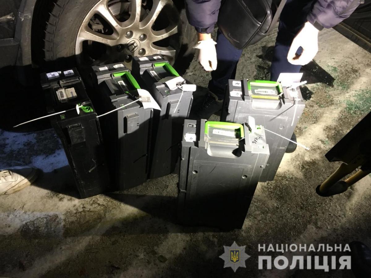Полиция нашла деньги, украденные из инкассаторского авто накануне / Отдел коммуникации полиции Киевской области