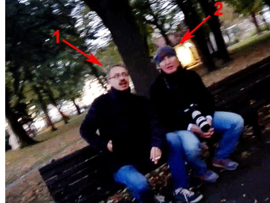 "Попов" в момент разговора с коллегой из ГРУ Эдуардом Шишмаковым в Сербии / theins.ru "Попов" в момент разговора с коллегой из ГРУ Эдуардом Шишмаковым в Сербии / theins.ru