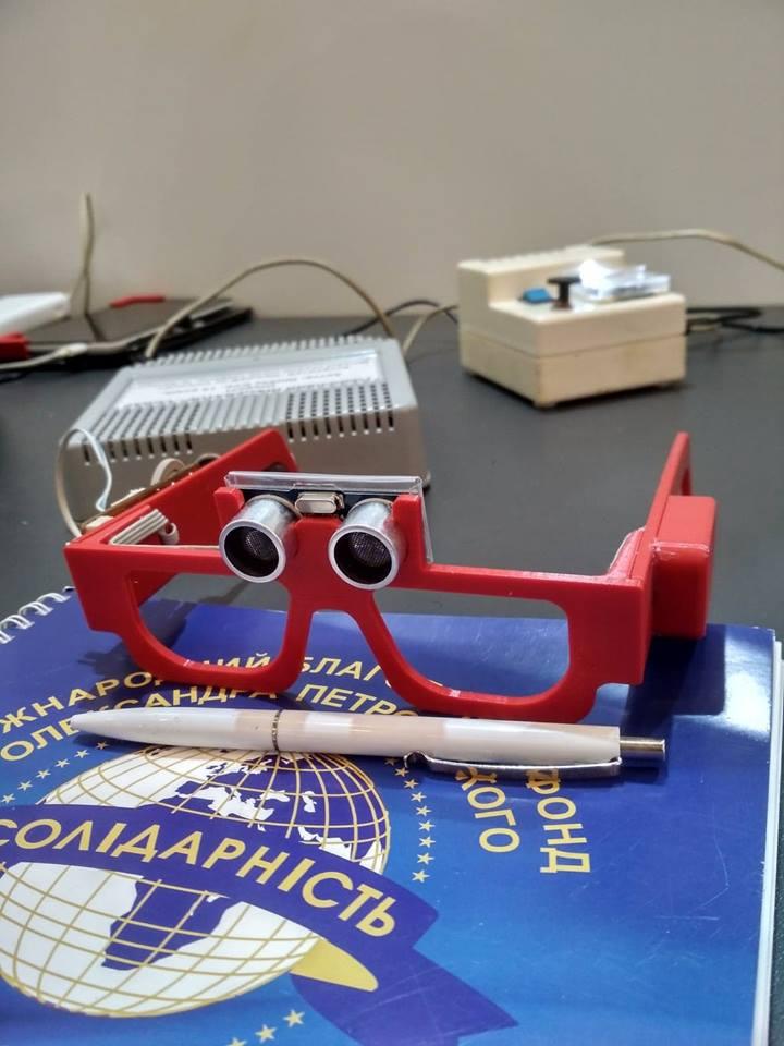 Презентационные очки школьник напечатал на 3D-принтере / фото Ирины Шевченко