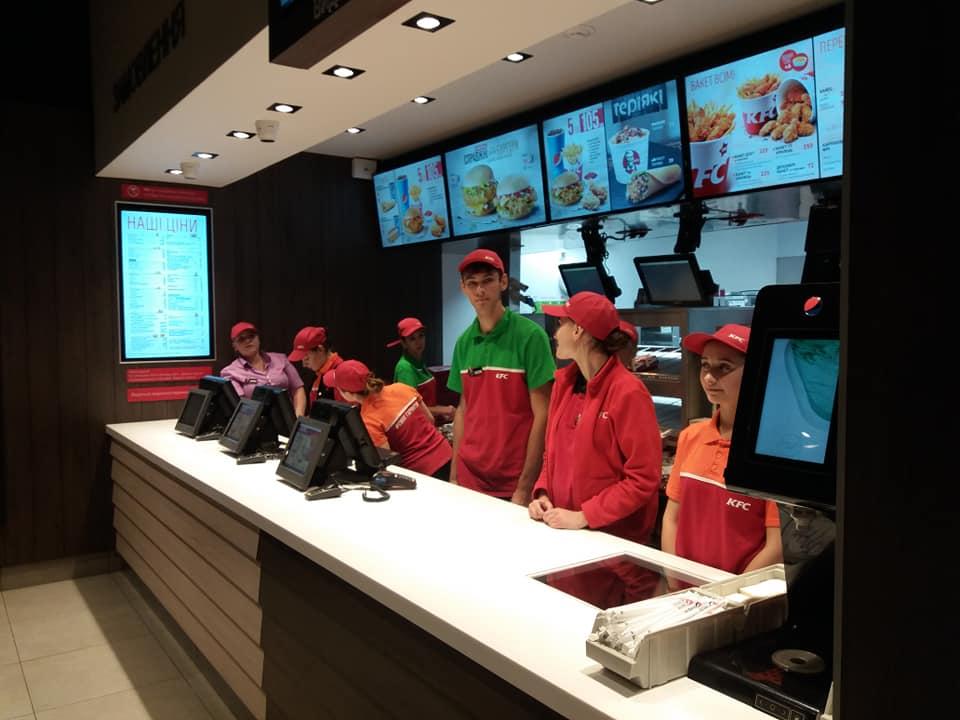 Українські піарники розірвали контракт з KFC / facebook.com/gnap.ua Українські піарники розірвали контракт з KFC / facebook.com/gnap.ua