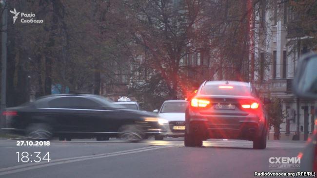 Кортеж президента Порошенка / фото radiosvoboda.org Кортеж президента Порошенка / фото radiosvoboda.org