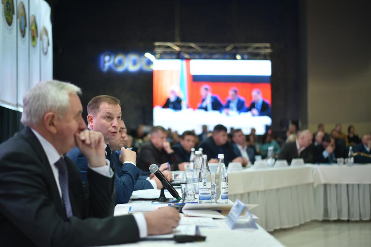 Барна обговорив з правоохоронцями комплекс заходів для недопущення розбалансування ситуації на території Тернопільщини / фото: прес-служба ТОДА Барна обговорив з правоохоронцями комплекс заходів для недопущення розбалансування ситуації на території Тернопільщини / фото: прес-служба ТОДА