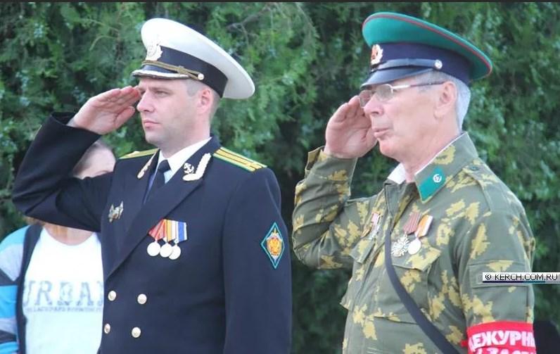 З'явилися фото російських військових, які напали на українські кораблі поблизу Керченської протоки З'явилися фото російських військових, які напали на українські кораблі поблизу Керченської протоки