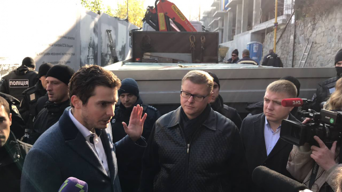 Київ розриває договори з двома скандальними забудовниками - радник мера Київ розриває договори з двома скандальними забудовниками - радник мера