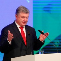 Poroshenko welcomes new U.S. sanctions against Russia over Crimea, Donbas