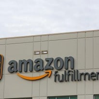 Amazon выпустит свой аналог беспроводных наушников AirPods