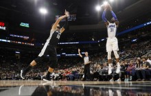 Лейкерс украинца Михайлюка проиграли Торонто в чемпионате НБА