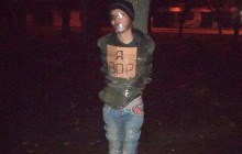 В Харькове привязали к дереву вора, которого постоянно отпускала полиция – соцсети