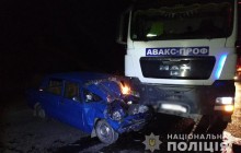 На Тернопільщині нетверезий водій ВАЗу після зіткнення з вантажівкою потрапив в реанімацію (фото)