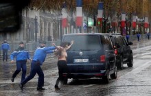 Кортеж Трампа в Париже «атаковали» полуголые активистки Femen (фото, видео)