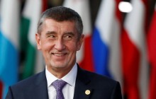 Сын премьера Чехии заявил, что отец вывез его в оккупированный Крым из-за коррупционного скандала