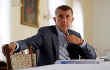 У Чехії розглядають добровільну відставку прем’єра через "кримський скандал" з його сином