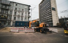 Масштабный прорыв трубы в центре Киева: аварию до сих пор ликвидируют, водителям советуют ехать в объезд (фото, видео)