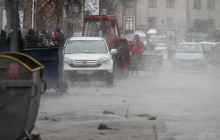 В центре Киева прорвало теплосеть, кипятком залило всю улицу (видео)
