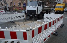 "Київтеплоенерго" оперативно усуває наслідки прориву тепломережі на вулиці Діловій