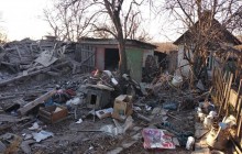 Военные показали последствия ночного обстрела боевиками поселка на Донетчине (фото)
