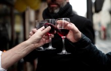 Франція святкує новий врожай молодого вина Божоле (фото, відео)