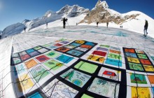 На самом длинном леднике Европы разложили 100 тысяч открыток против изменений климата (фоторепортаж)