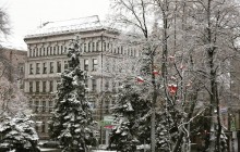 Дніпро засипає снігом (фото, відео)