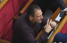 Добкіна знову застукали в Раді на дивній поведінці (відео)