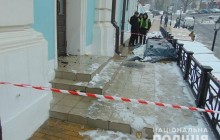 Полиция задержала злоумышленника, который пытался поджечь Андреевскую церковь "коктейлями Молотова"