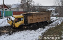 На Луганщине грузовик протаранил три легковушки, есть погибшие и пострадавшие (фото)