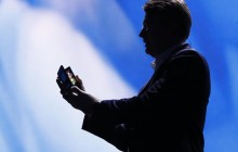 Samsung показала на відео випробування смартфона, який складається і розкладається