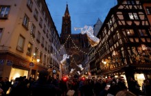 Праздник приближается: сразу несколько чешских городов принялись украшать улицы в новогодние наряды (видео)