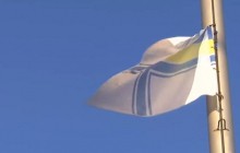 У центрі Запоріжжя підняли стяг ВМС на підтримку захоплених у полон моряків (фото, відео)