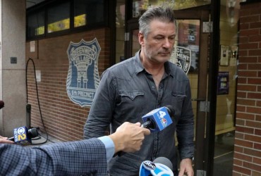 Алек Болдуїн заявив, що рідні вбитої ним Українки вимагають грошей